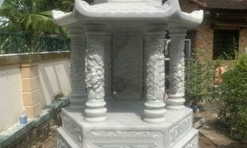 Mẫu miếu thờ thần linh bằng đá đẹp tại Gia Lai, Am thờ